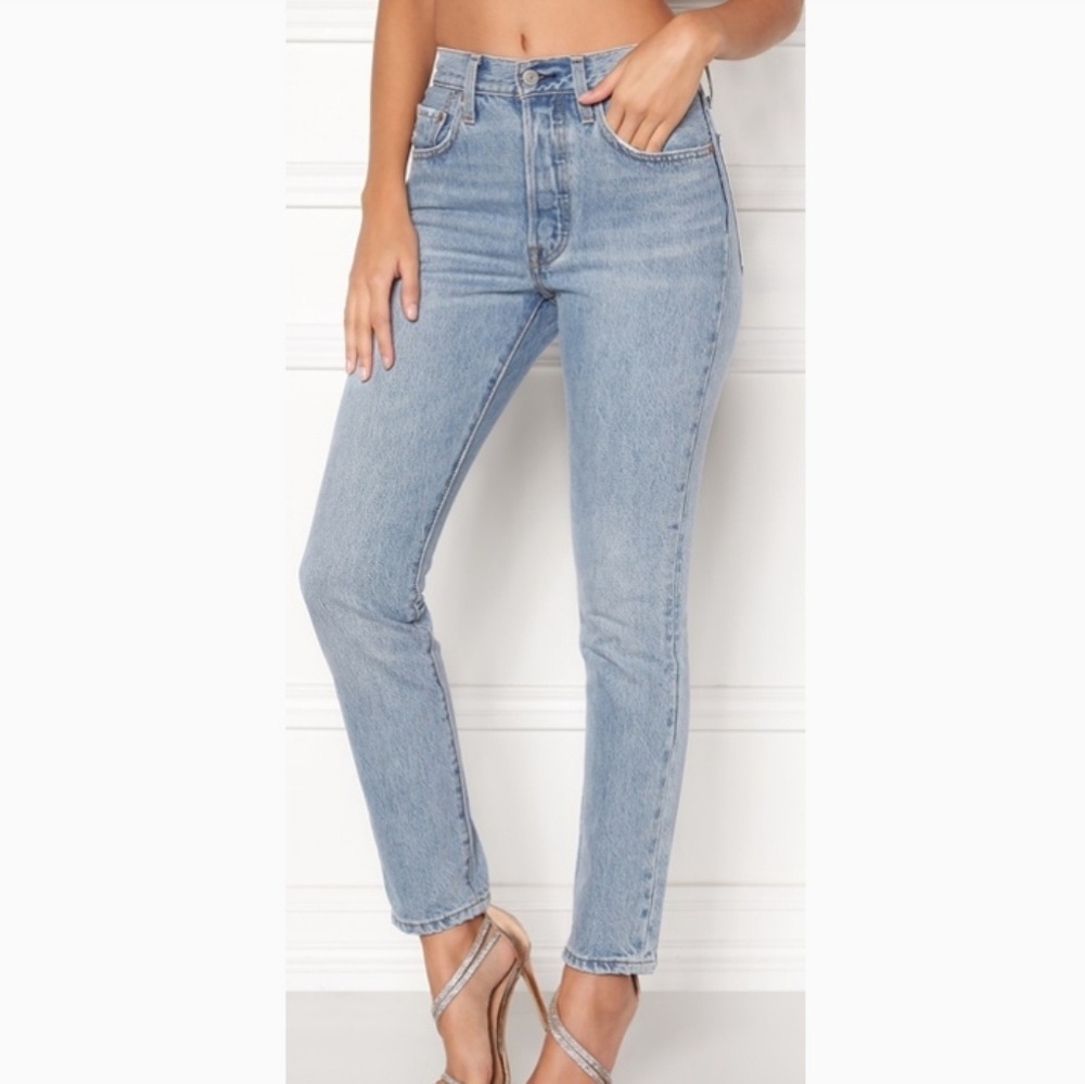 LEVI'S 501 CROPPED JEAN
